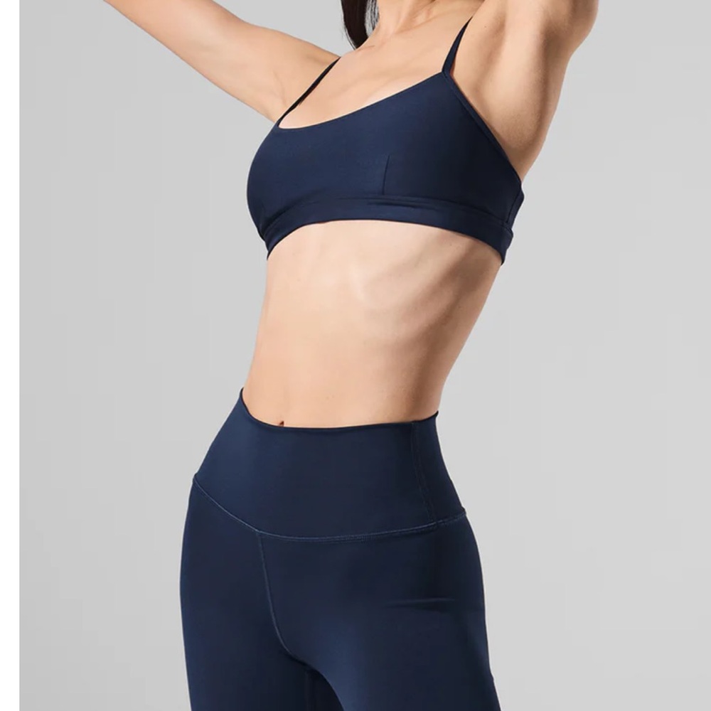 ALO Yoga AIRLIFT Intrigue Sports Bra